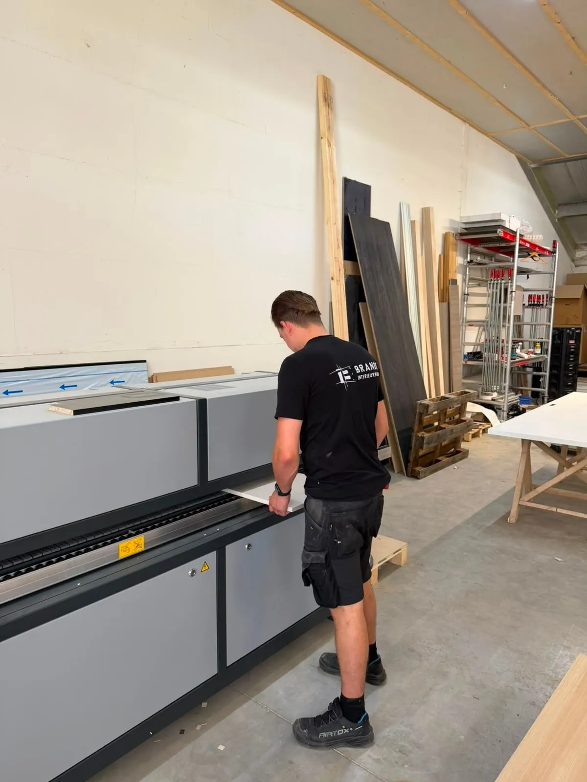 Aan het werk in de werkplaats van Brands Interieurbouw in Oirschot